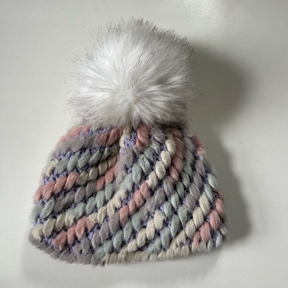 Jocelyn X Terez NY Pineapple Multicolor Knit Faux Fur Hat OS - Picture 2 of 10